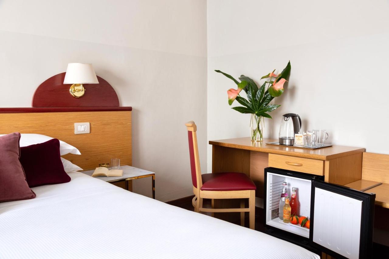 Aramis Deluxe Rooms Firenze Bagian luar foto